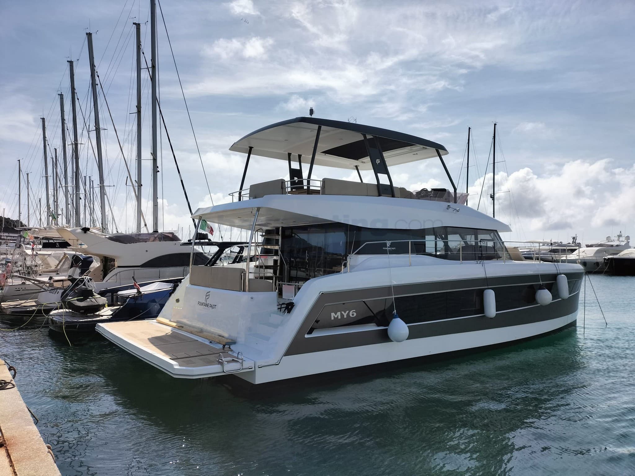 Fountaine Pajot MY.6